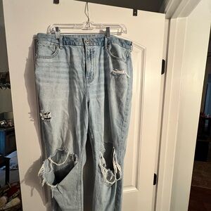 American Eagle Outfitters Light Blue Distressed Boyfriend Jeans